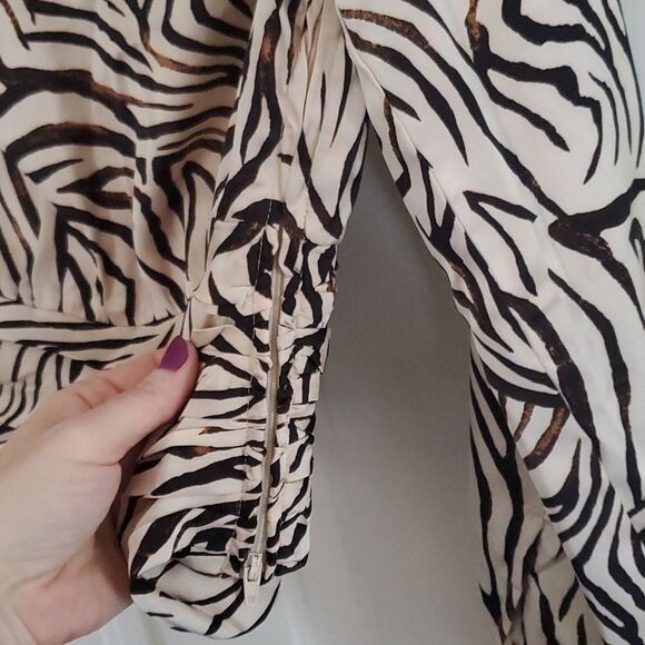 Rachel Zoe Zebra Cropped Ruched Long-Sleeve Blouse Small - Picture 10 of 13
